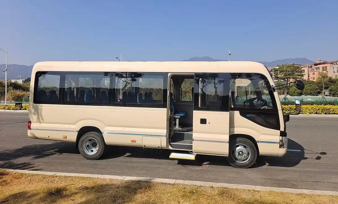 Coaster vs Large Bus for Tourist Transport: Which Is Better?